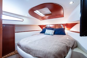 Chris-Craft 43 - Miss Mattie -Master Stateroom