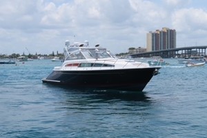 Chris-Craft 43' Miss Mattie Exterior
