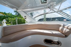 Chris-Craft 43 - Miss Mattie - Helm Deck Seating