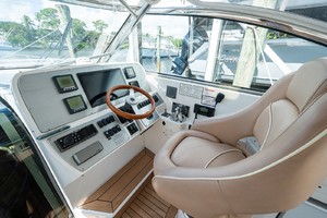Chris-Craft 43 - Miss Mattie - Helm
