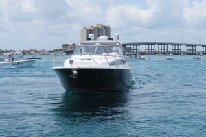 Chris-Craft 43' Miss Mattie Exterior