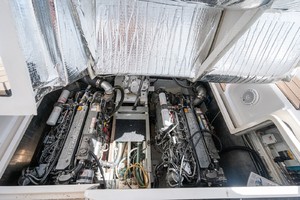 Chris-Craft 43 - Miss Mattie - Engine Room