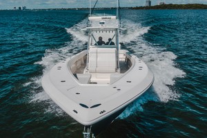SeaVee 39 - Bow Profile