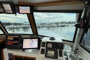 H&H Marine 40 - Hunt & Harvest - Helm Station
