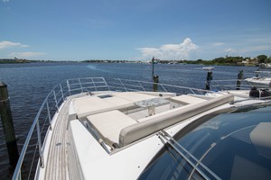 Azimut 66 - Lady M - Bow