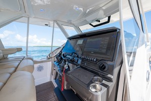 Pursuit 40 - Reel Class - exterior