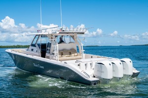 Pursuit 40 - Reel Class - exterior