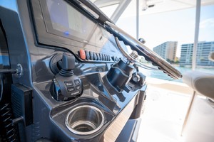 Pursuit 40 - Reel Class - exterior