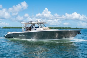 Pursuit 40 - Reel Class - exterior