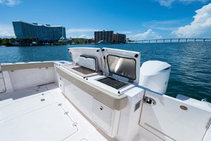 Pursuit 40 - Reel Class - exterior