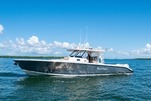 Pursuit 40 - Reel Class - exterior