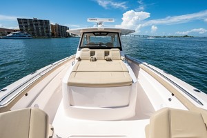 Pursuit 40 - Reel Class - exterior