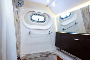 Pursuit 40 - Reel Class - interior