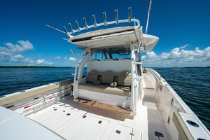 Pursuit 40 - Reel Class - exterior