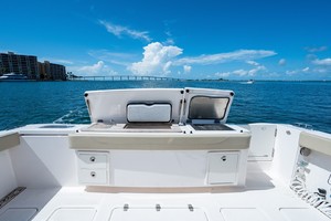 Pursuit 40 - Reel Class - exterior