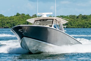 Pursuit 40 - Reel Class - exterior