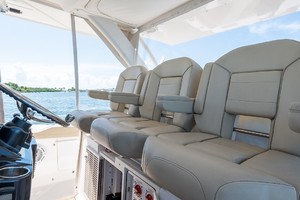 Pursuit 40 - Reel Class - exterior