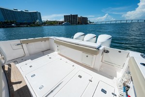Pursuit 40 - Reel Class - exterior
