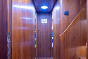 Jongert 78 - Fat Sheila - companionway