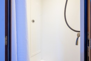 Jongert 78 - Fat Sheila - shower