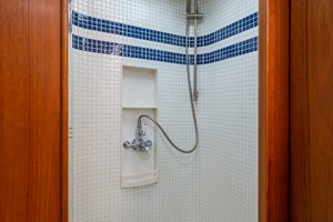 Jongert 78 - Fat Sheila - master shower