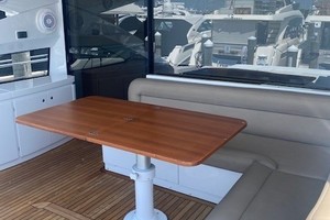 Pershing 64 - SoundView - Flybridge Dinette