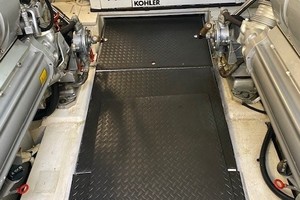 Pershing 64 - SoundView - Engine Room