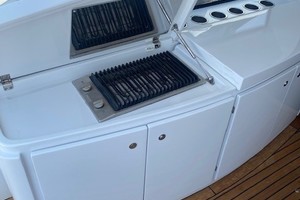 Pershing 64 - SoundView - Grill