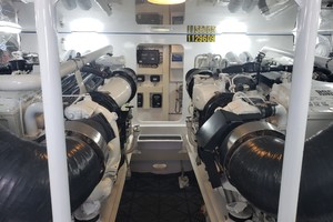 Viking 61 - King & I - Engine Room