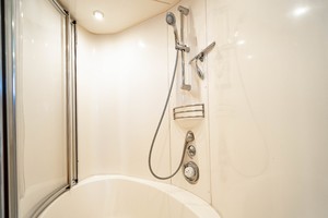 Azimut 68 - Forever - Master Head