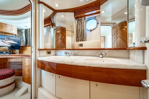 Azimut 68 - Forever - Master Head
