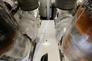 Azimut 68 - Forever - Engine Room