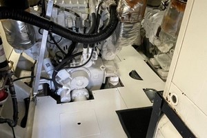 Azimut 68 - Forever - Engine Room