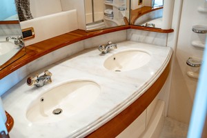 Azimut 68 - Forever - Master Head