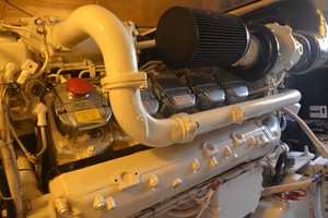 Bertram 51 Reel Friends-engine room