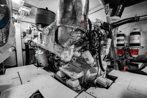 Azimut 68 - Forever - Engine Room