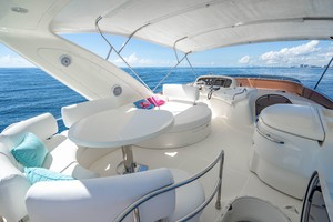 Azimut 68 - Forever - Bridge Entry