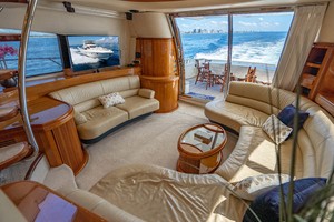 Azimut 68 - Forever - Salon