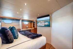 Hatteras 100 - Master