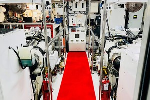 Hatteras 100 - Engine Room