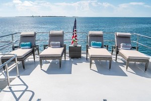 Hatteras 100 - Bridge Deck