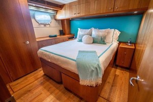 Hatteras 100