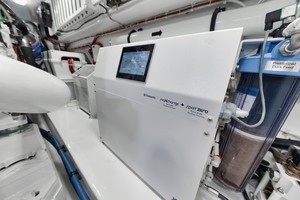 Viking 68 - Whirlwind - Engine Room
