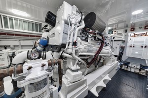 Viking 68 - Whirlwind - Engine Room