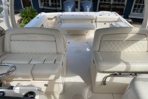 Grady White 32 - Ardea - Deck seating