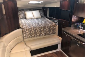 Chaparral 31- C-Scape - Cabin