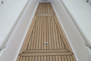 Venture 39 Boogie Man - teak deck