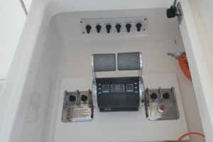 40 Cabo - Manana - Cockpit Controls