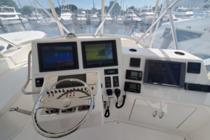40 Cabo - Manana - Flybridge Helm Station