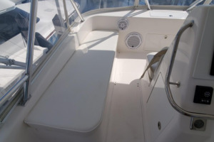 40 Cabo - Manana - Flybridge Helm Seating